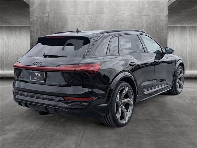 2024 Audi SQ8 e-tron Prestige