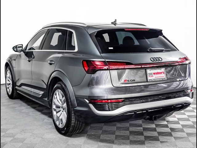 2024 Audi SQ8 e-tron Prestige