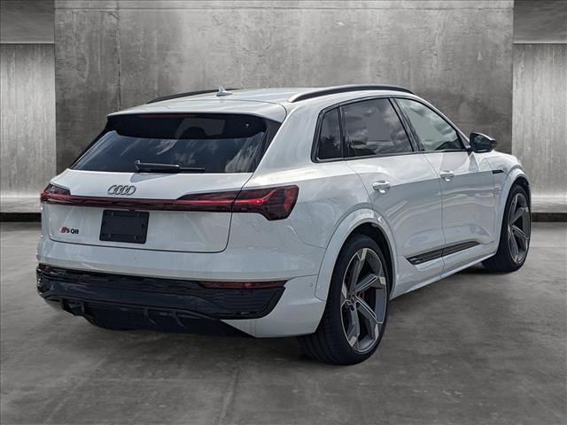 2024 Audi SQ8 e-tron Prestige