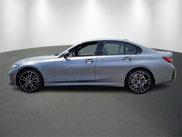 2024 BMW 3 Series 330e