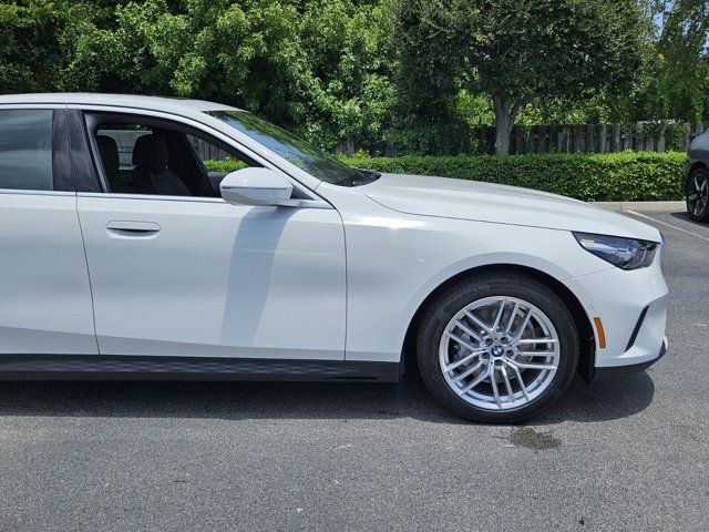 2024 BMW 5 Series 530i