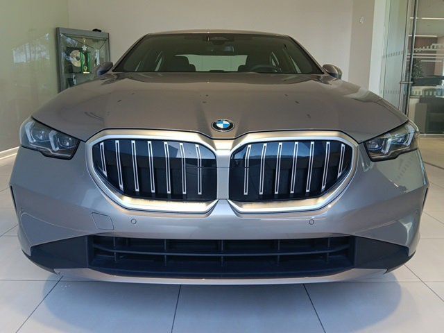 2024 BMW 5 Series 530i