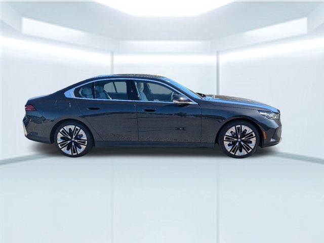 2024 BMW 5 Series 530i