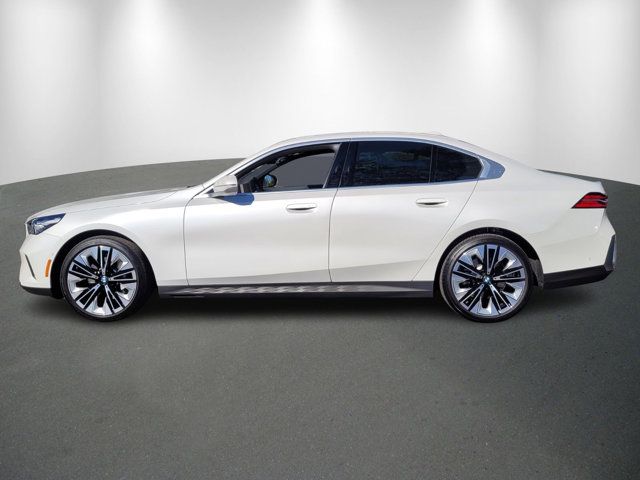 2024 BMW 5 Series 530i