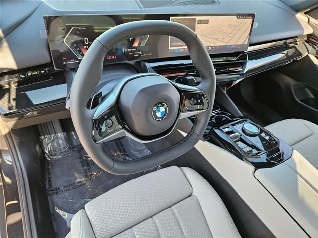 2024 BMW 5 Series 530i