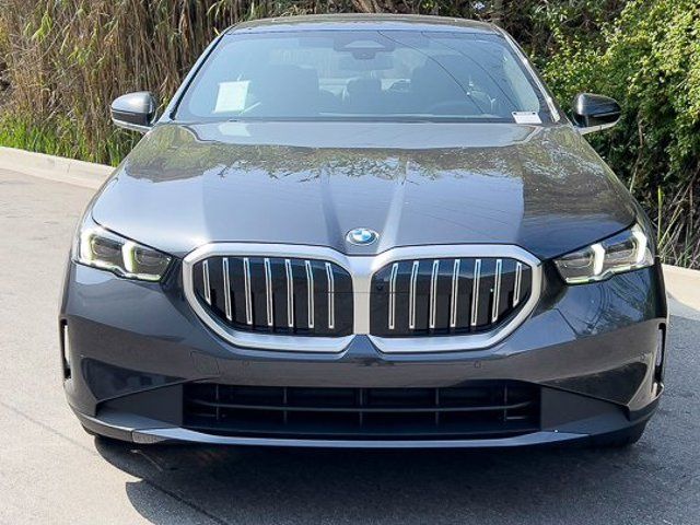 2024 BMW 5 Series 530i