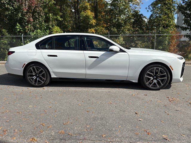 2024 BMW 7 Series 740i