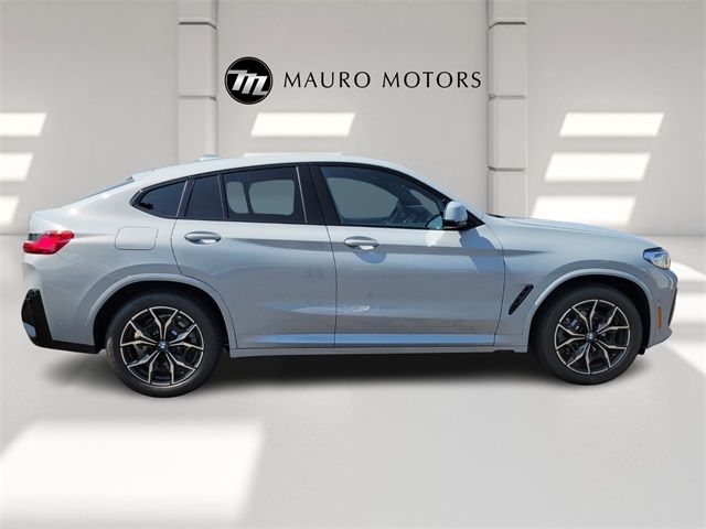 2024 BMW X4 xDrive30i