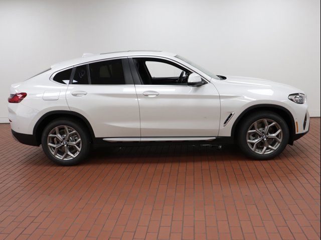 2024 BMW X4 xDrive30i