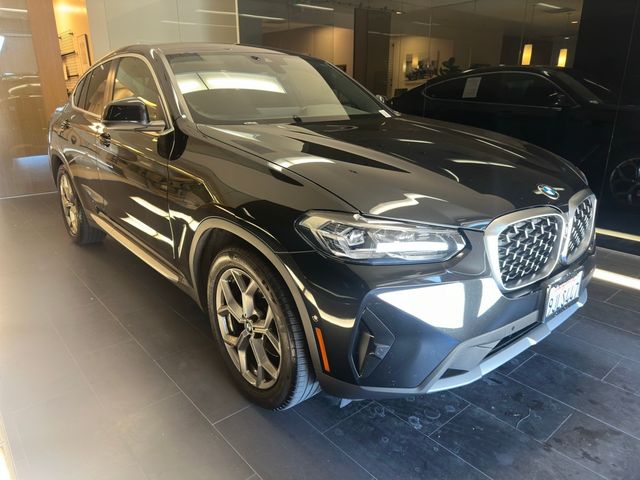 2024 BMW X4 xDrive30i