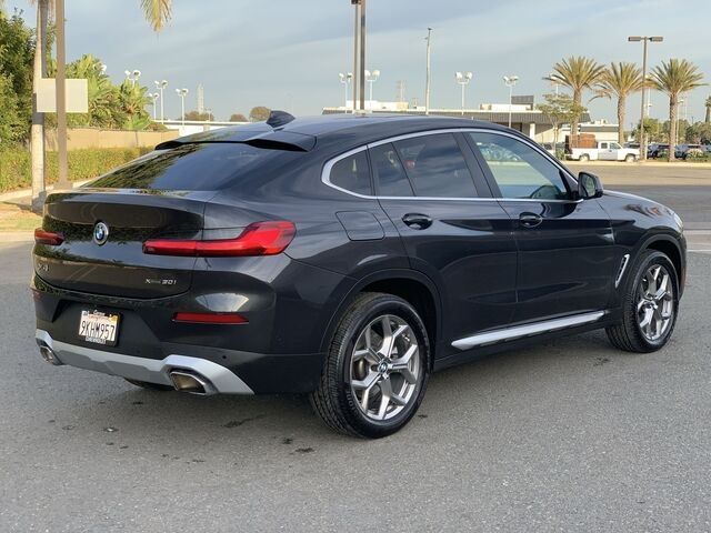 2024 BMW X4 xDrive30i