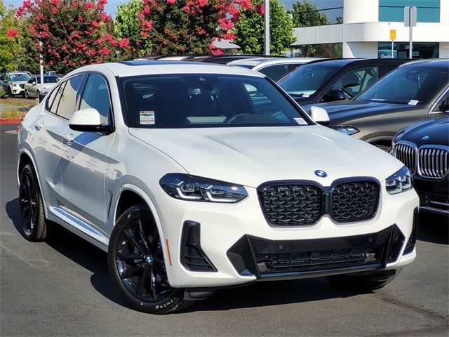 2024 BMW X4 xDrive30i