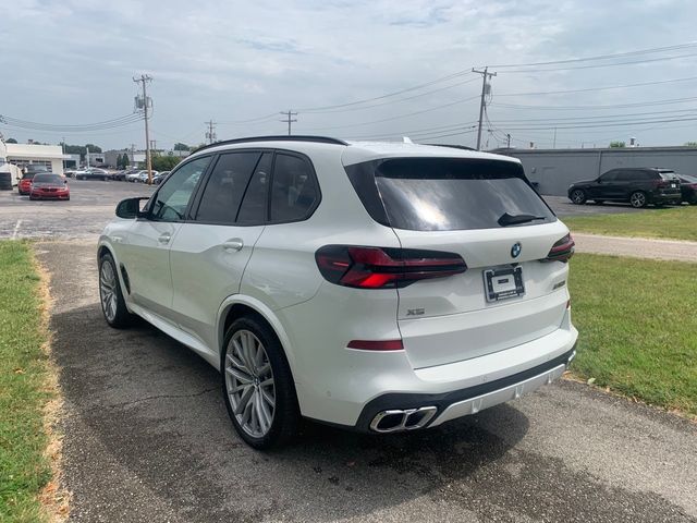 2024 BMW X5 M60i