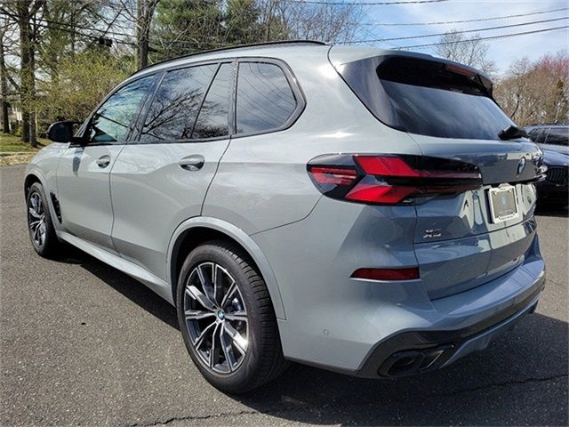 2024 BMW X5 M60i