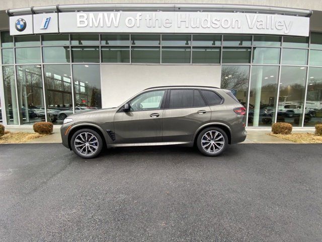 2024 BMW X5 M60i