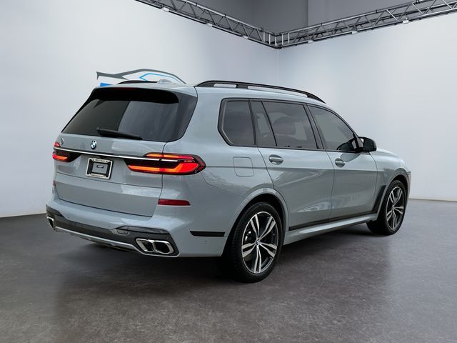 2024 BMW X7 M60i