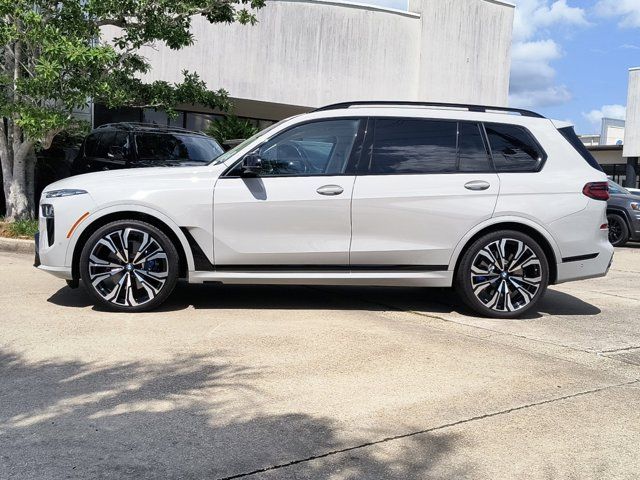 2024 BMW X7 M60i