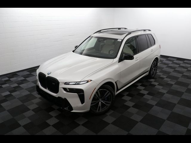 2024 BMW X7 M60i