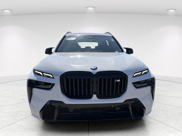 2024 BMW X7 M60i