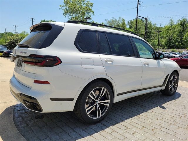 2024 BMW X7 M60i