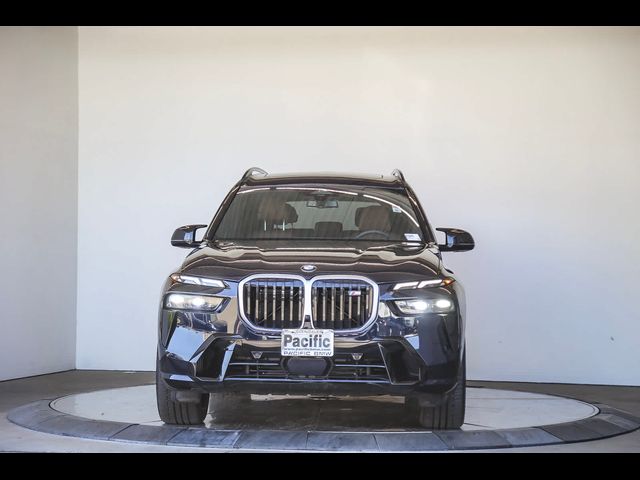 2024 BMW X7 M60i