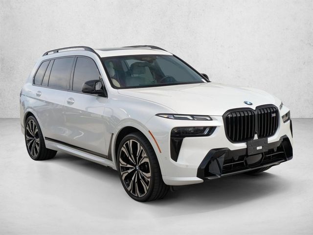 2024 BMW X7 M60i