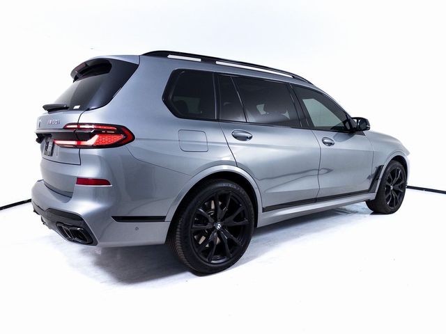 2024 BMW X7 M60i