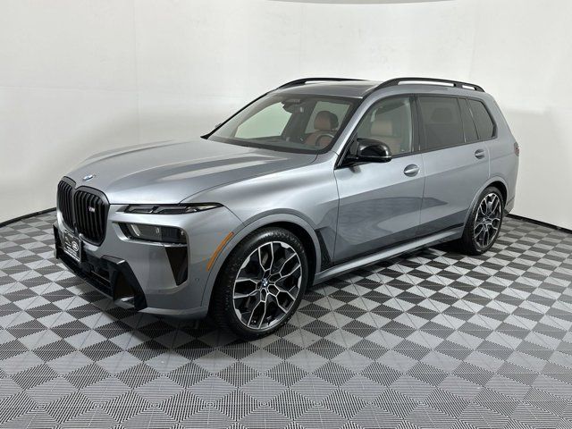 2024 BMW X7 M60i