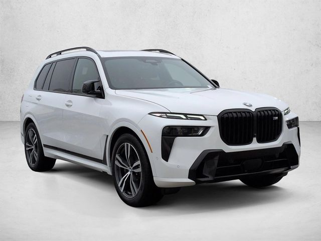 2024 BMW X7 M60i
