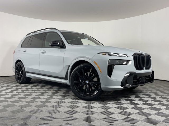 2024 BMW X7 M60i