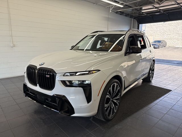 2024 BMW X7 M60i