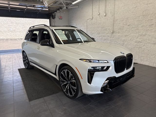 2024 BMW X7 M60i