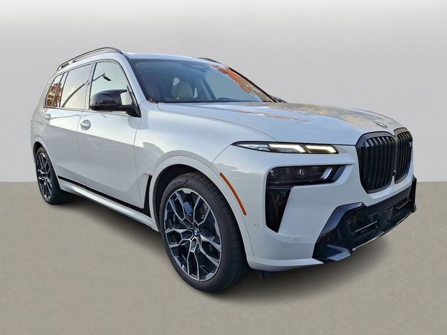 2024 BMW X7 M60i