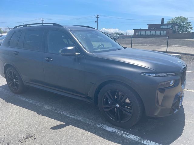 2024 BMW X7 M60i