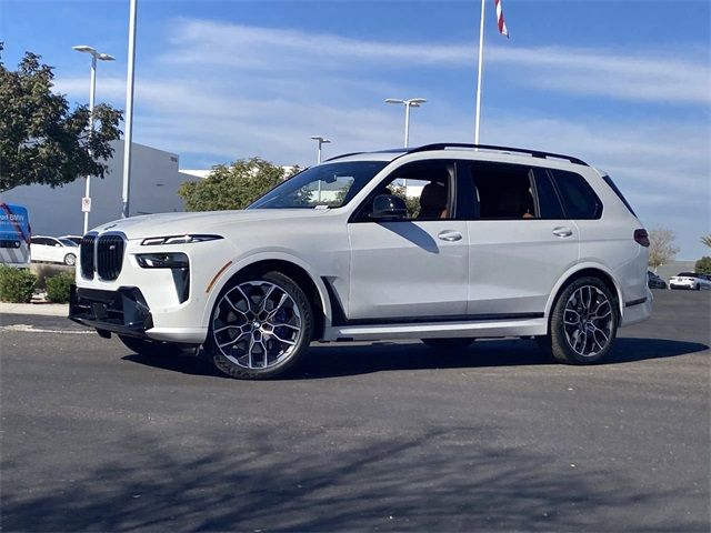 2024 BMW X7 M60i