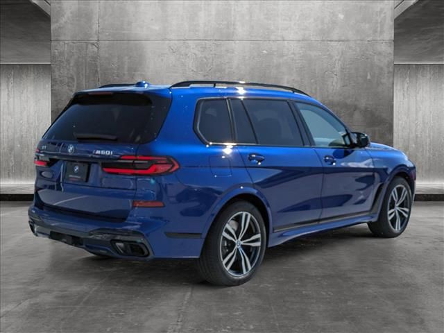 2024 BMW X7 M60i