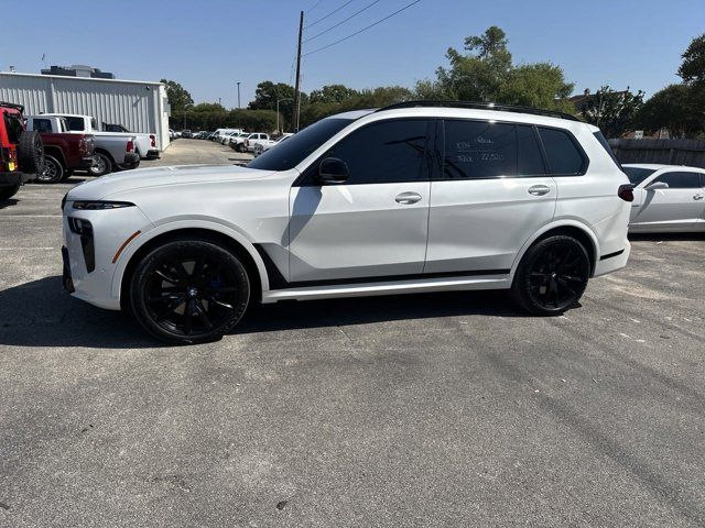 2024 BMW X7 M60i