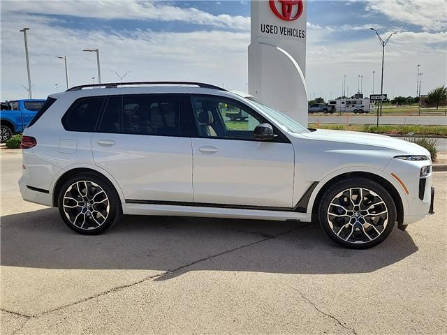 2024 BMW X7 M60i