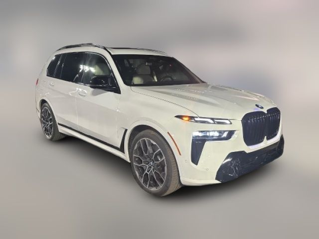 2024 BMW X7 M60i