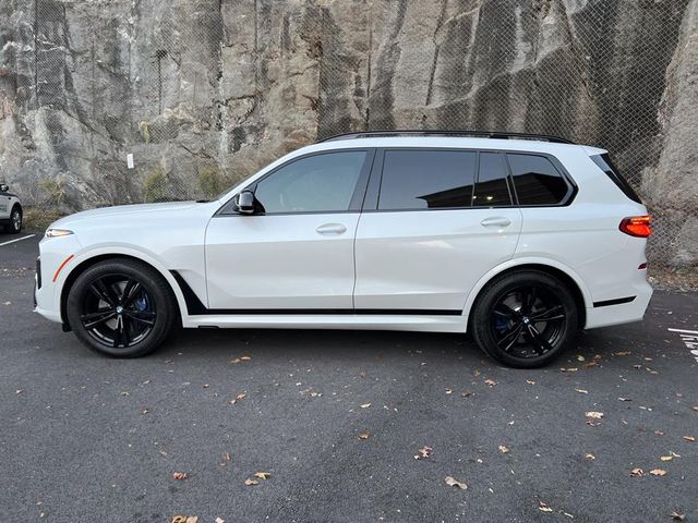 2024 BMW X7 M60i