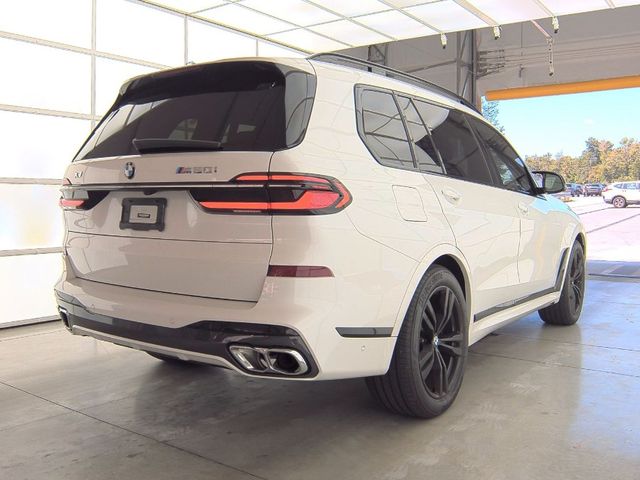 2024 BMW X7 M60i