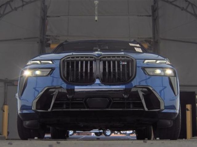 2024 BMW X7 M60i