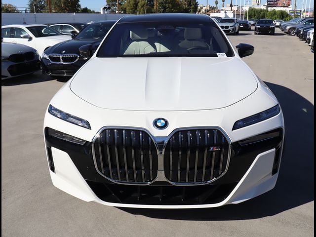 2024 BMW i7 M70