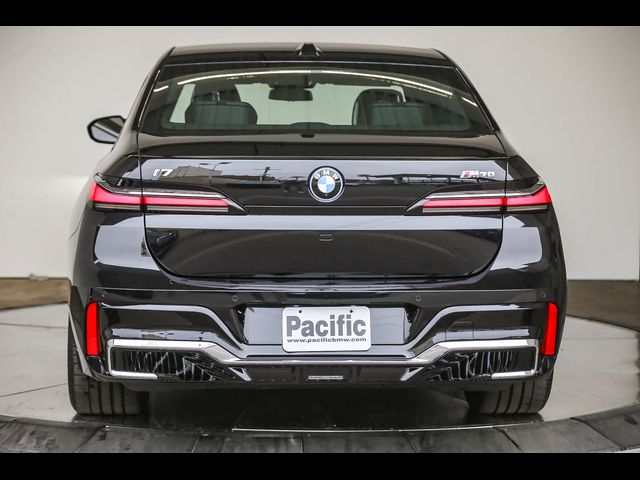 2024 BMW i7 M70