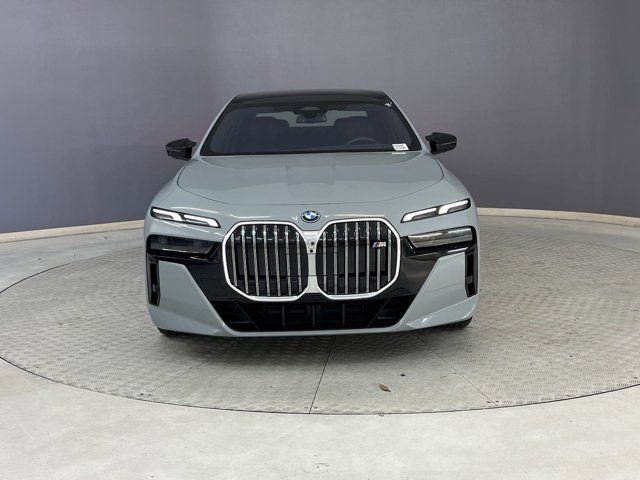 2024 BMW i7 M70