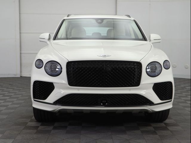 2024 Bentley Bentayga EWB V8