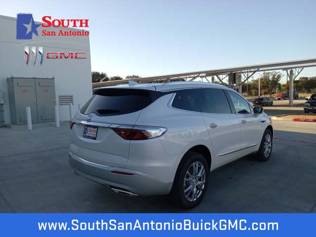 2024 Buick Enclave Essence