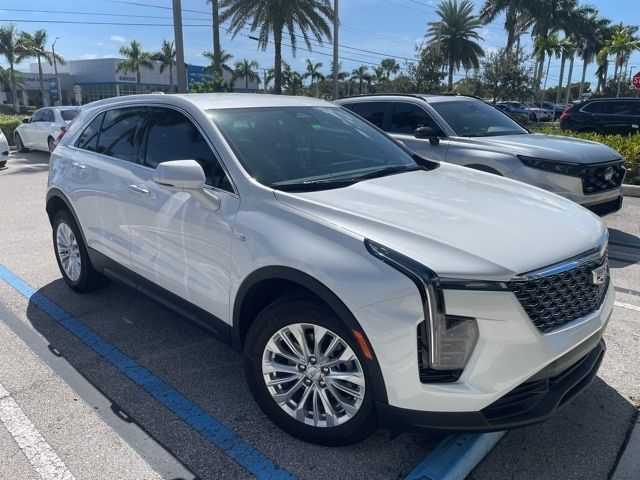 2024 Cadillac XT4 Luxury