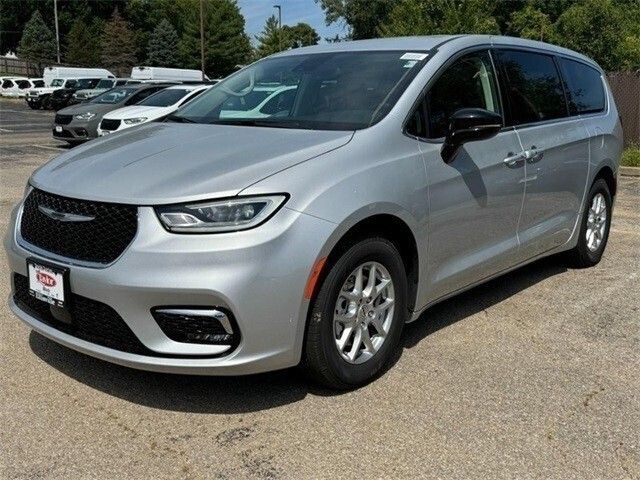 2024 Chrysler Pacifica Touring-L