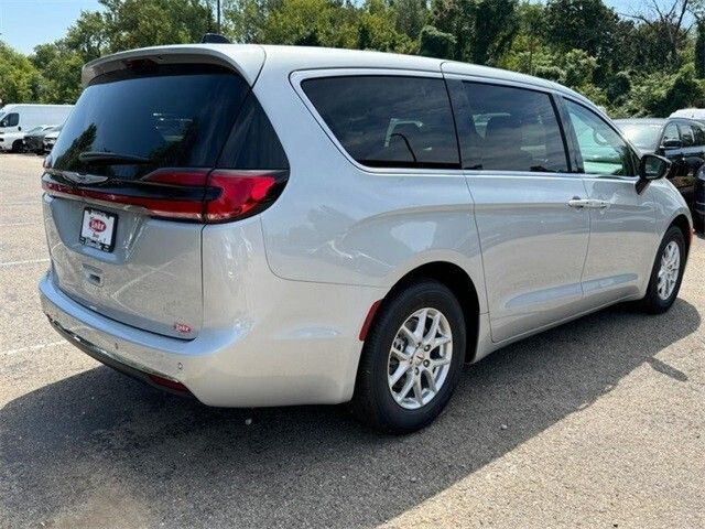 2024 Chrysler Pacifica Touring-L